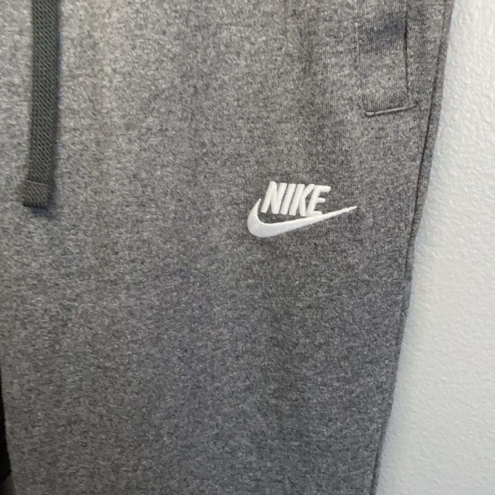 Nike joggers - Picture 2 of 3